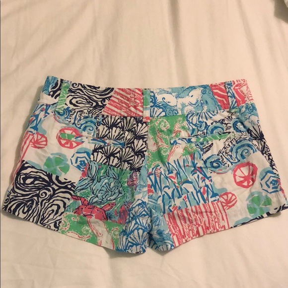 Multi-print lilly Pulitzer shorts - Picture 3 of 3